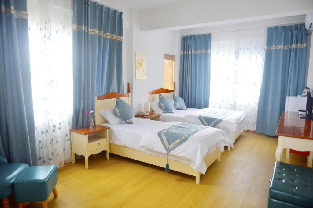 Hotel Blue Saipan Garden Esterno foto