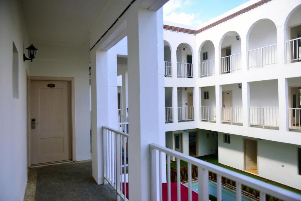 Hotel Blue Saipan Garden Esterno foto