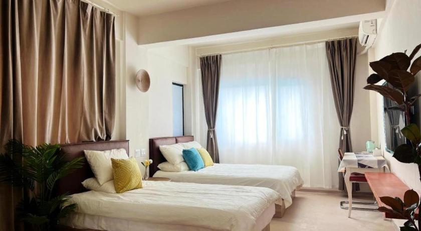 Hotel Blue Saipan Garden Esterno foto